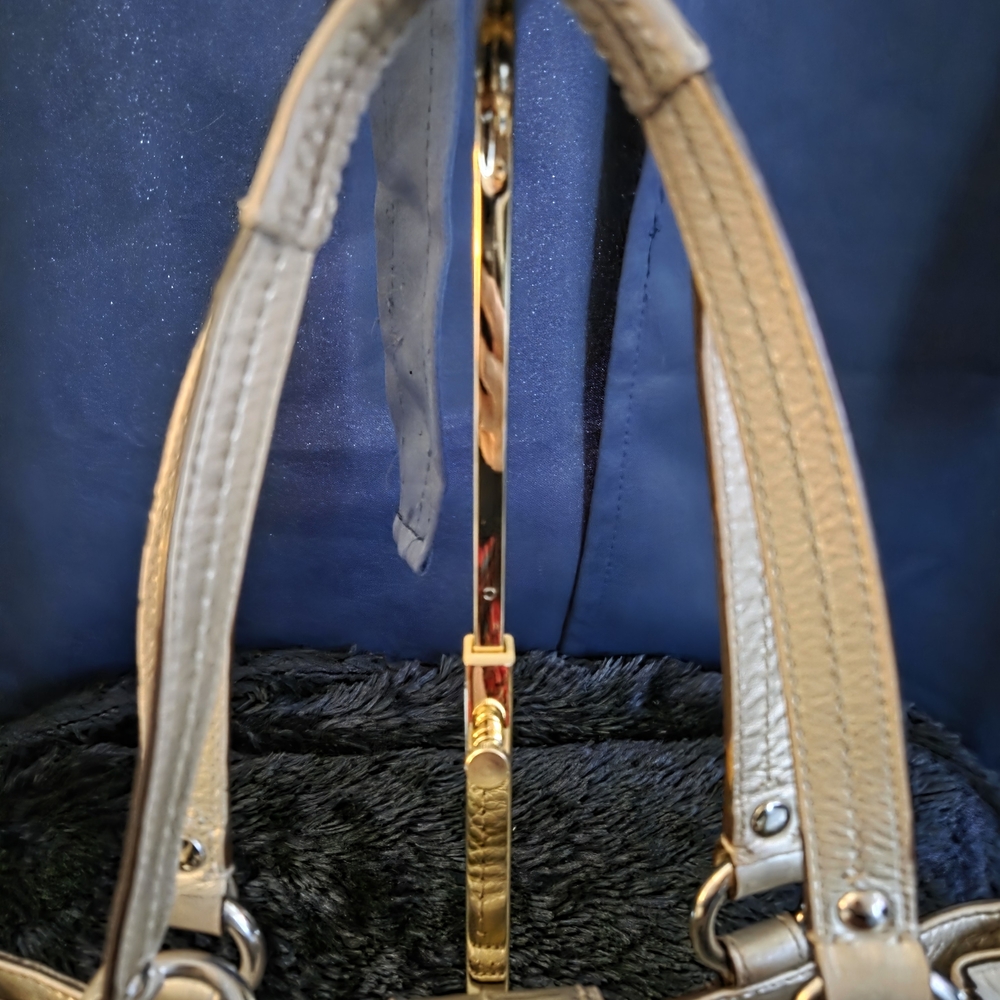 LOW START Coach Leather Shoulder Bag Cream w/ Metallic Trim Buckle Detail - Picture 7 of 16